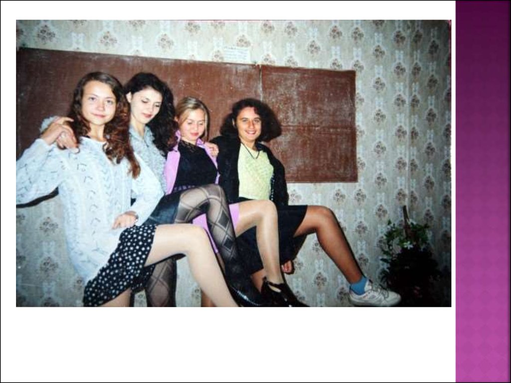 Аматорский русский тройничок с молодыми девушками из 2000-х