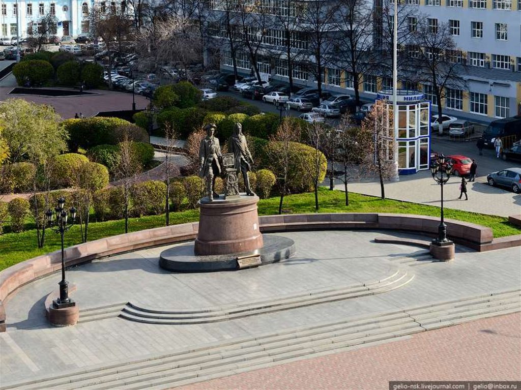 Де екатеринбурге. Памятник Татищеву и де Геннину и исторический сквер. Памятники в скверах Екатеринбург. История памятников Екатеринбурга. Сквер в Екатеринбурге с разных ракурсов.