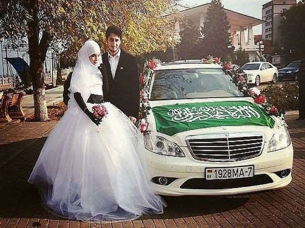 Машина мусульманина. Кавказская свадьба машины. Чеченская свадьба. Чеченский свадебный автомобиль. Дагестанская свадьба.