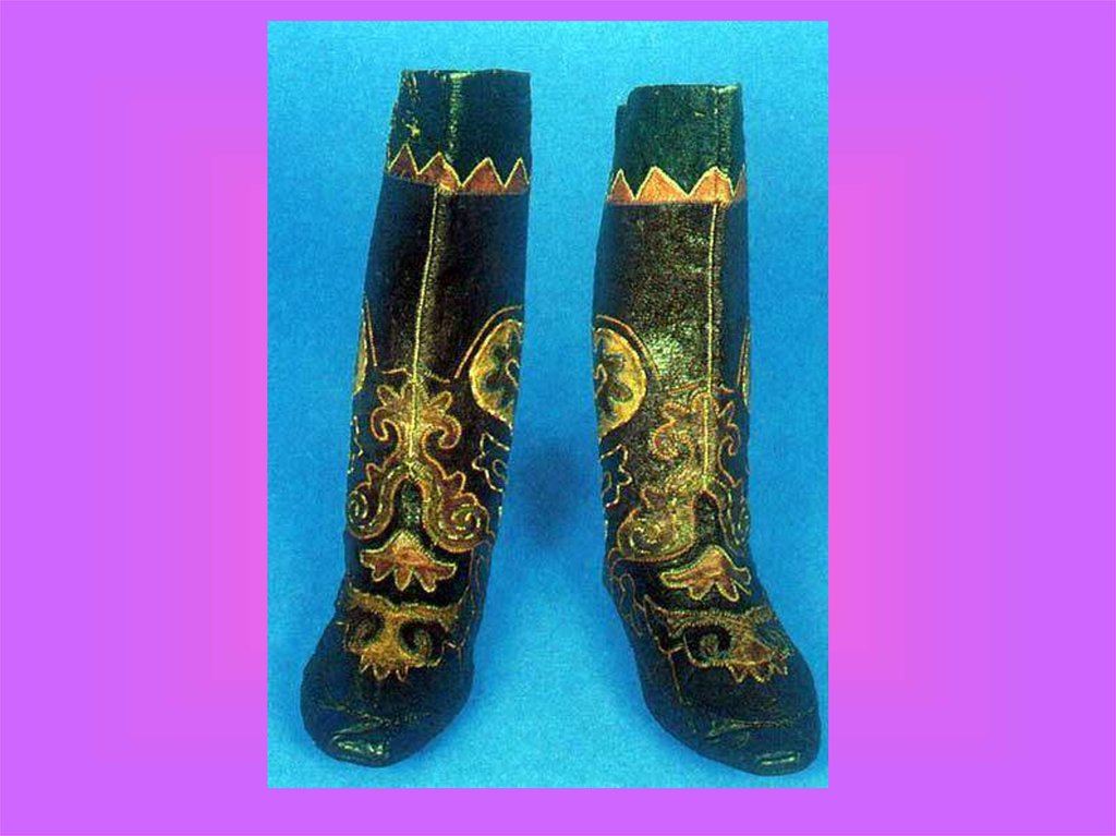 Ұлттық киімдер күні. Казахская Национальная одежда сапоги. Тақия женский.